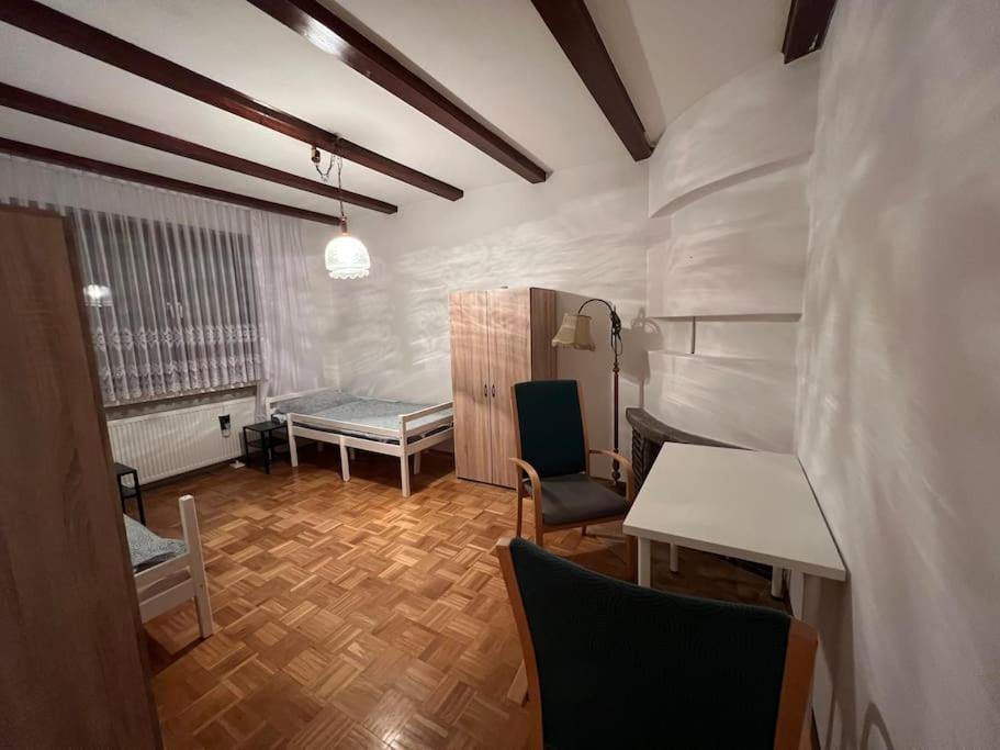 Duisburg Feelhome, Flughafen Nah,3-Schlafzimmer, Dusche Ebenerdig, Zentral, Wifi, Ground Floor Экстерьер фото